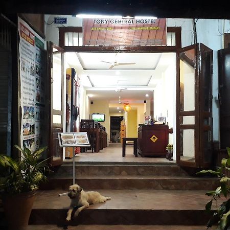 Tony Central Hostel Luangprabang Kültér fotó