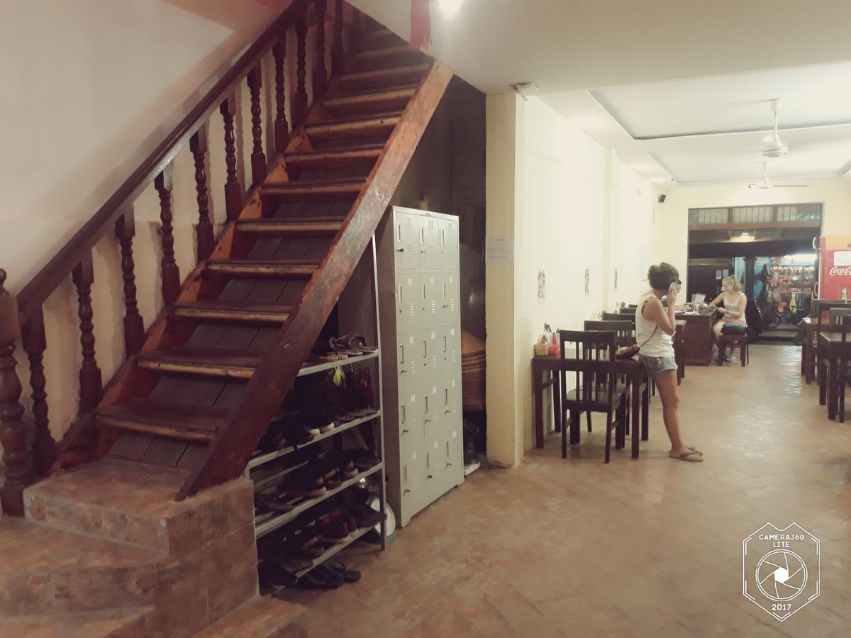 Tony Central Hostel Luangprabang Kültér fotó