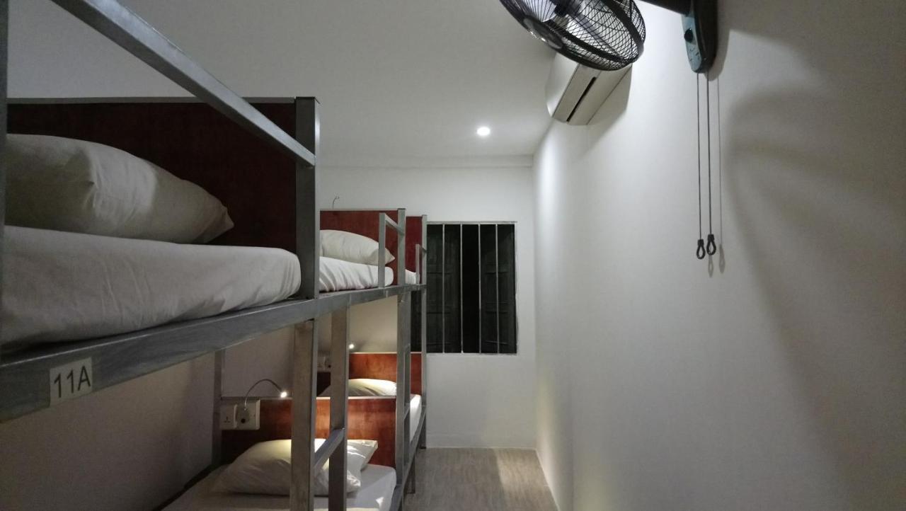 Tony Central Hostel Luangprabang Kültér fotó